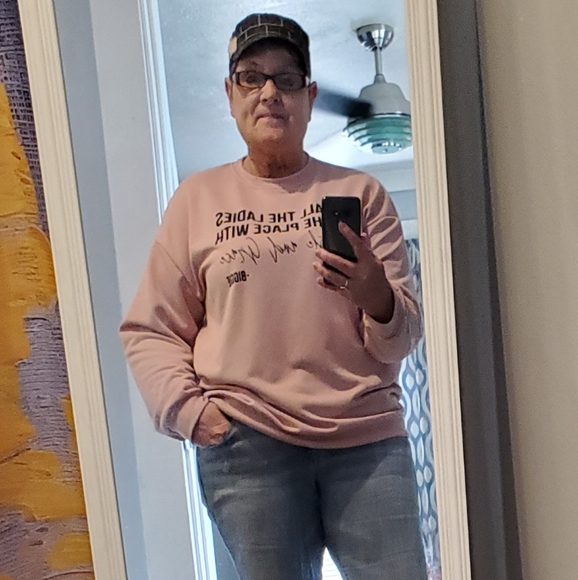 MEGA AFTER CHRISTMAS SALE! UNBOXING DURING LIVE SHOW!😍😍 DESIGNER BAGS AND MORE - Picture 2 of 4